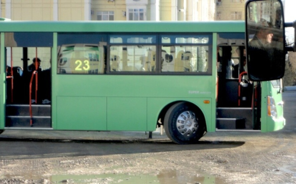 Автобус наїхав на натовп людей: є загиблі