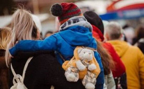 Українці масово покидають одну з країн ЄС: що відбувається