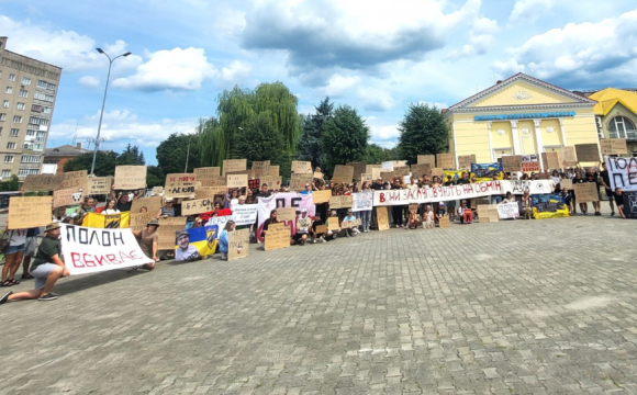 На Волині відбулася акція на підтримку полонених захисників Маріуполя