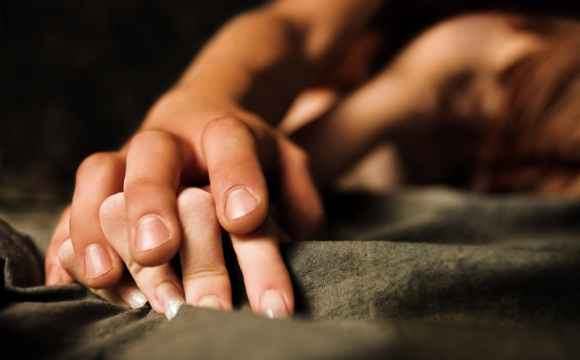 В українському місті 36-річний чоловік пограбував жінку після сексу