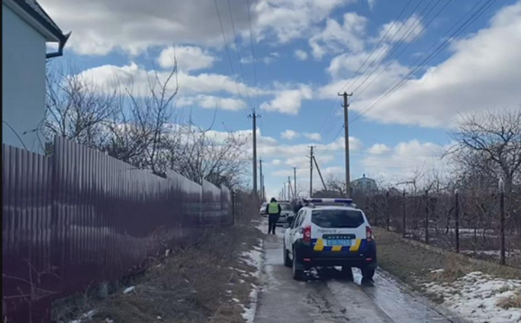 Розбила голову сокирою: 56-річна жінка вбила свого чоловіка, поки той спав. ФОТО