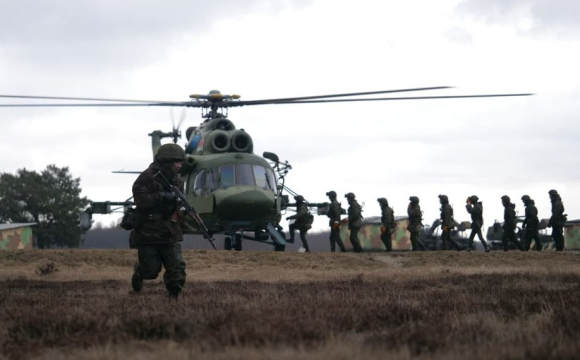 Білорусь покидають військові РФ: у чому причина