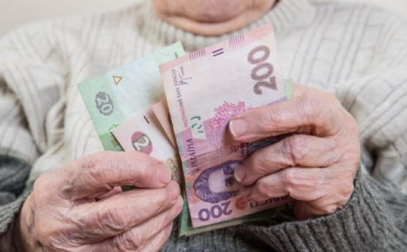 Коли українцям підвищать пенсії