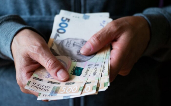 Деякі українці можуть отримати 13-ту зарплату наприкінці року