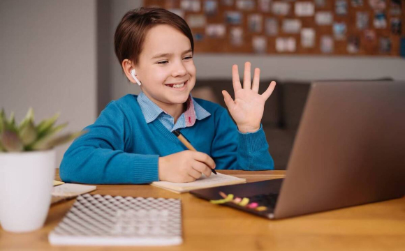 Чому варто найняти репетитора онлайн