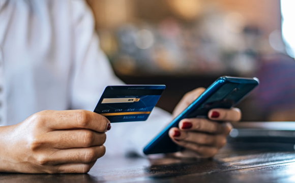 Користувачі Ощадбанку отримають знижку у 50%: на що можна витратити