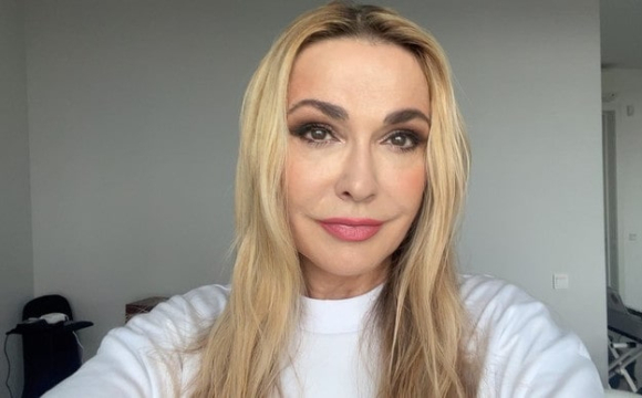 Відому акторку розкритикували за фото в купальнику: її відповідь вражає