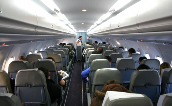 Із пасажирського літака випав чоловік: розпочато розслідування