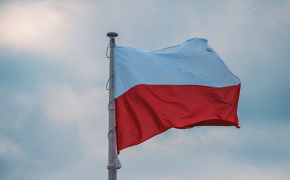 У Польщі жорстко змінюють правила для українців