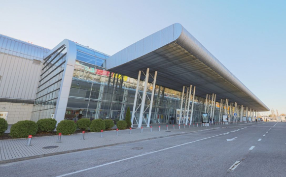 Який аеропорт на заході України можуть відкрити першим