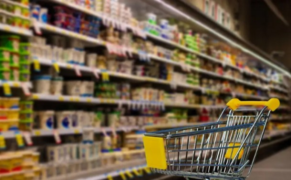 Дешево, але недоступно: журналісти порівняли ціни на продукти в Україні та ЄС