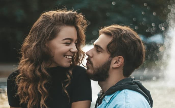 Змусять серце битися частіше: топ-100 компліментів дівчині