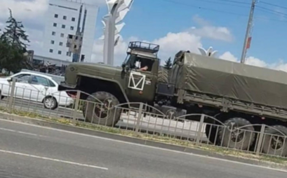 В українському місті виявили колону техніки з військовими рф
