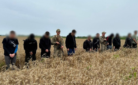 На заході України прикордонники затримали 10 чоловіків