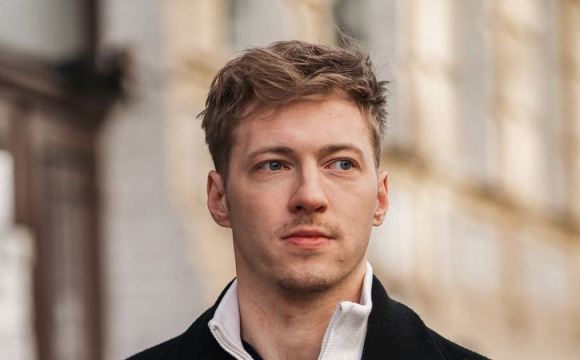 Відомий актор випадково засвітив свою нову дівчину