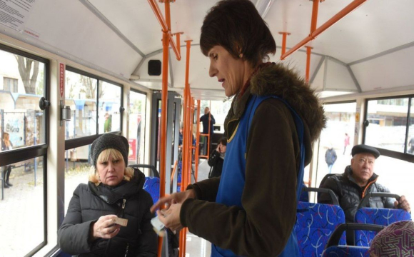 Стало відомо хто з українців може не платити за проїзд у громадському транспорті цієї осені