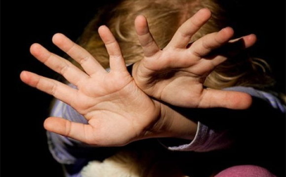 У Луцьку матір примушувала 3-річну дитину зніматися у порно