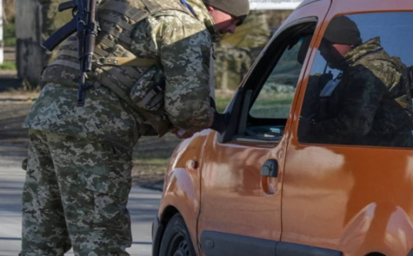 Стало відомо чи мають право працівники ТЦК перевіряти ваш мобільний телефон