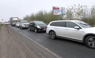 На в'їздах до Луцька через ТЦК утворилися затори: у чому причина