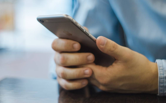 Українцям масово надсилають повідомлення про небезпеку