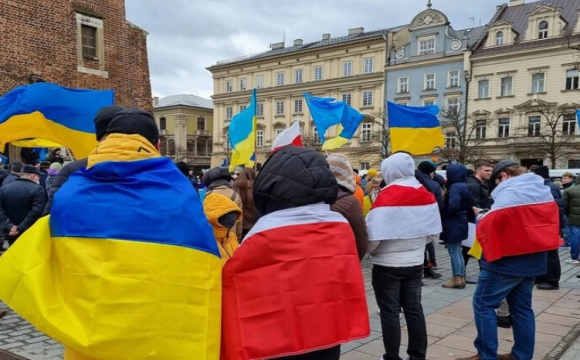 Майже шість із десяти поляків виступають проти членства України в ЄС