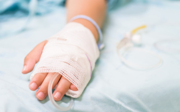 У лікарні померла 12-річна дитина: лікарку звинувачують у фатальній помилці