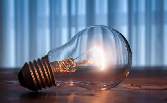 Графіки відключень світла повернулись: у чому причина