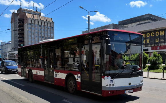На заході України мобілізують водіїв автобусів: маршрути масово скасовують
