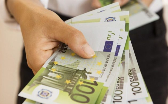 Українців попереджають про стрімке падіння євро