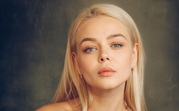 «У мене біда»: відома українська співачка налякала своїм станом