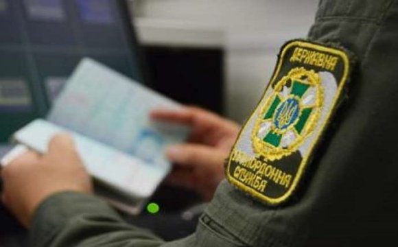 На Волині чоловік намагався виїхати до Білорусі за 2000 доларів