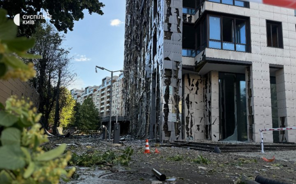 Біля будинку відомої української співачки влучила ракета: вулиця повністю знищена