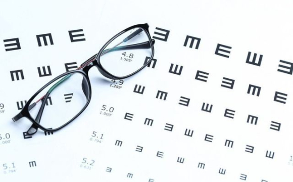 Стало відомо, з якими хворобами очей українців не мобілізують