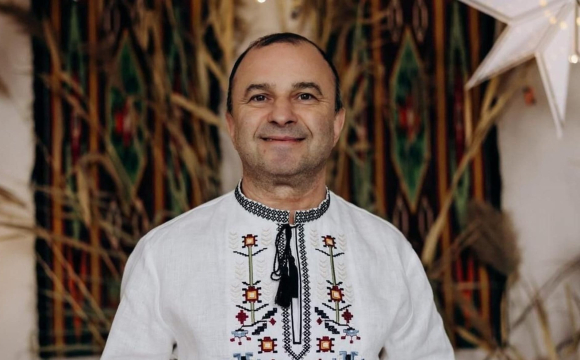 Відомого українського співака під час концерту змушували колоти адреналін