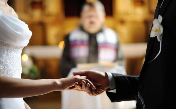 Чи можна вдруге вінчатися: священник дав чітку відповідь