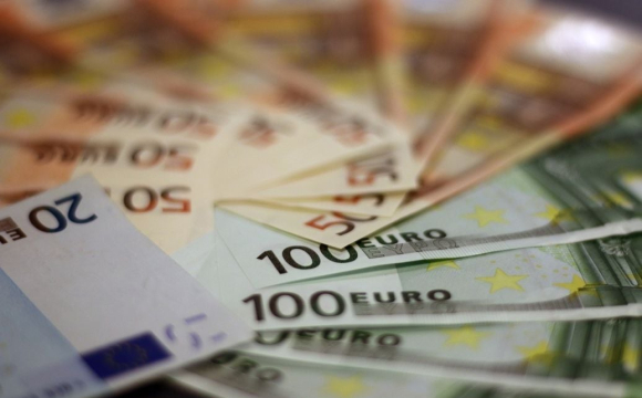 Українцям можуть відмовитися міняти валюту: у чому причина