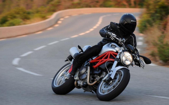 На Волині п’яний чоловік заїхав мотоциклом у супермаркет