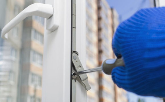 Жителів заходу України закликали терміново зачинити вікна