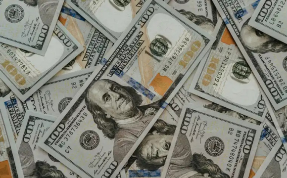 Українцям виплатять по 1000 доларів