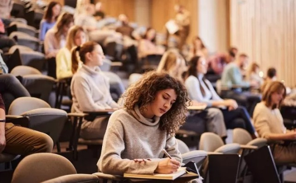 В Україні оновлюють систему студентських стипендій: що зміниться