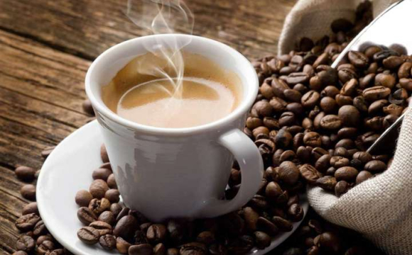 З чим в жодному разі не можна пити каву: небезпечні поєднання