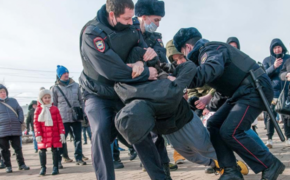 В Росії на мітингах затримали понад 4 тисячі людей