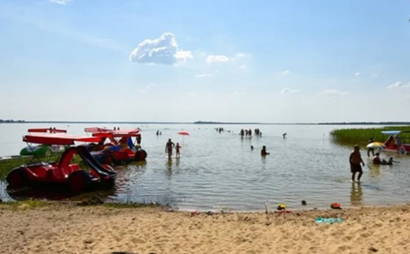 На Світязі у чоловіків перевіряють документи: у чому причина