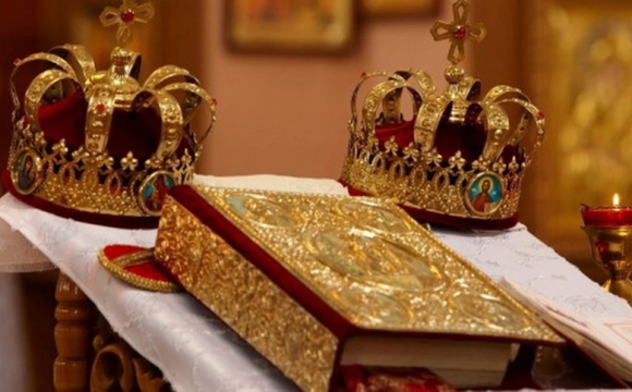Чи можна розвінчатися після розлучення: відповідь священника