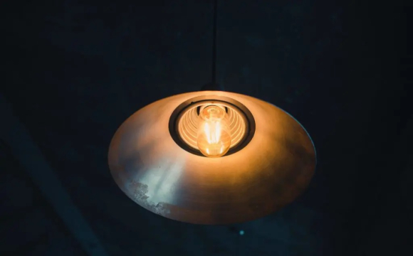 Чому українцям продовжують вимикати світло