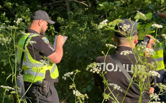 Тіло знайшли біля лісу: поліція розслідує жорстоке вбивство 17-річної українки