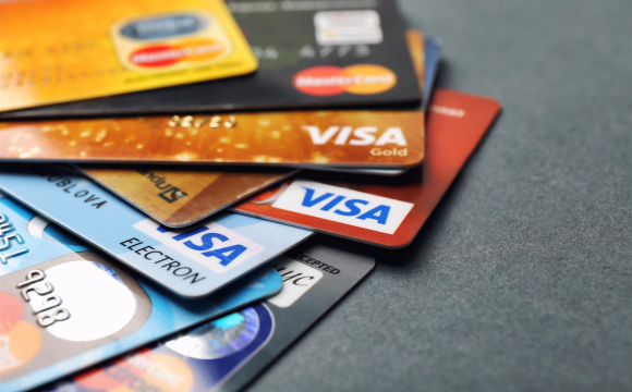 З банківських карт українців зникло понад мільярд гривень