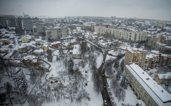 Українців закликають виїжджати з великих міст: що сталося