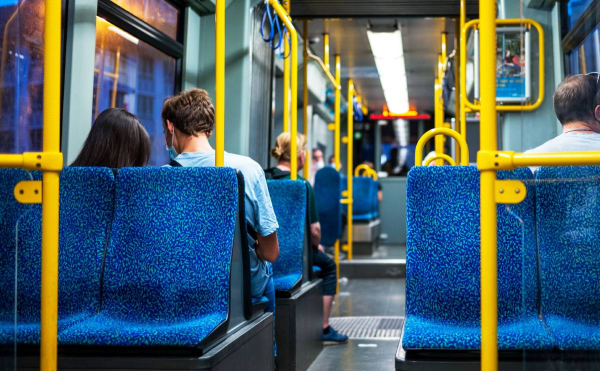 Хто з українців у квітні може безкоштовно їздити у маршрутках