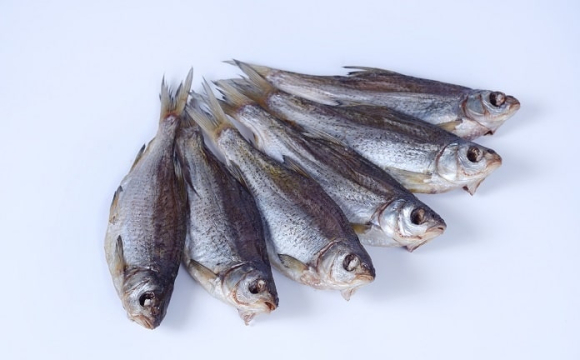 Кому заборонено їсти в'ялену рибу